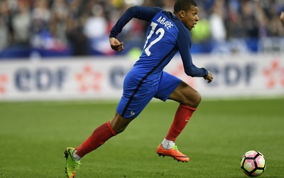 AK体育播报-比利时门神考虑从政